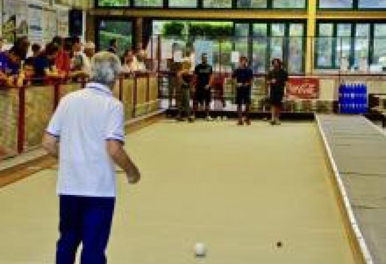 La Bocciofila diventerà un campo da beach volley. All'esterno un campo di padel
