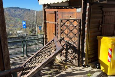 La baracchina è sempre più in pessime condi