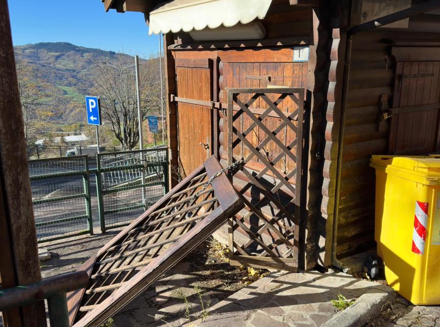 La baracchina è sempre più in pessime condi